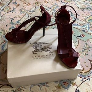 Sale ❗️ Burberry Red Snake Skin Heels